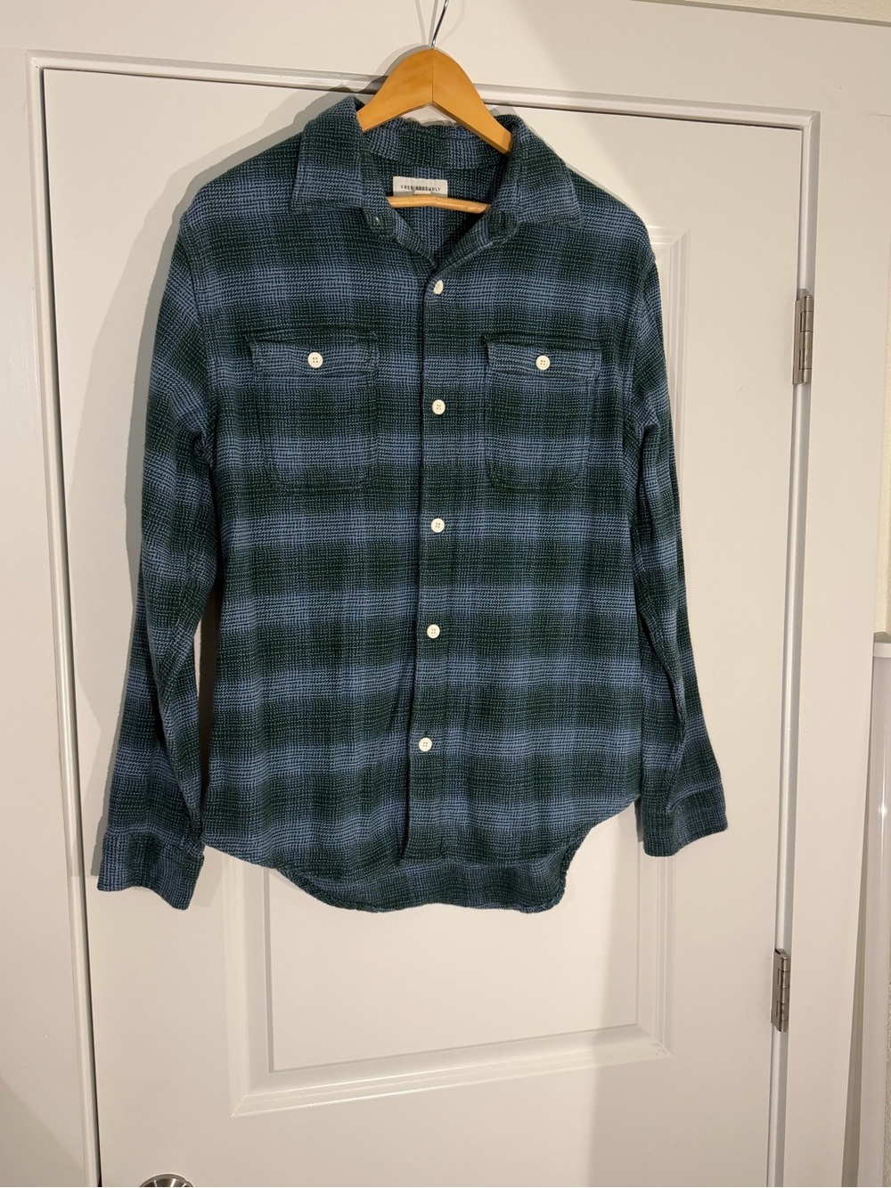 Free Assembly Men's Plaid Button-Up Shirt in Blue and Green Medium